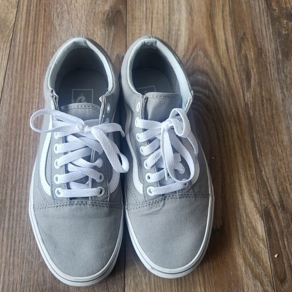 Vans - Picture 3 of 5